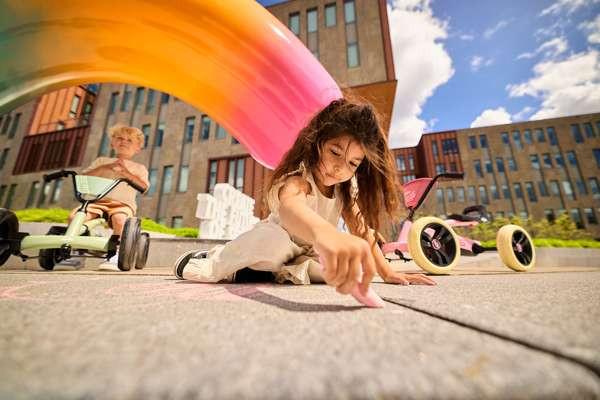 EX Fotomodel BERG Buzzy Pink