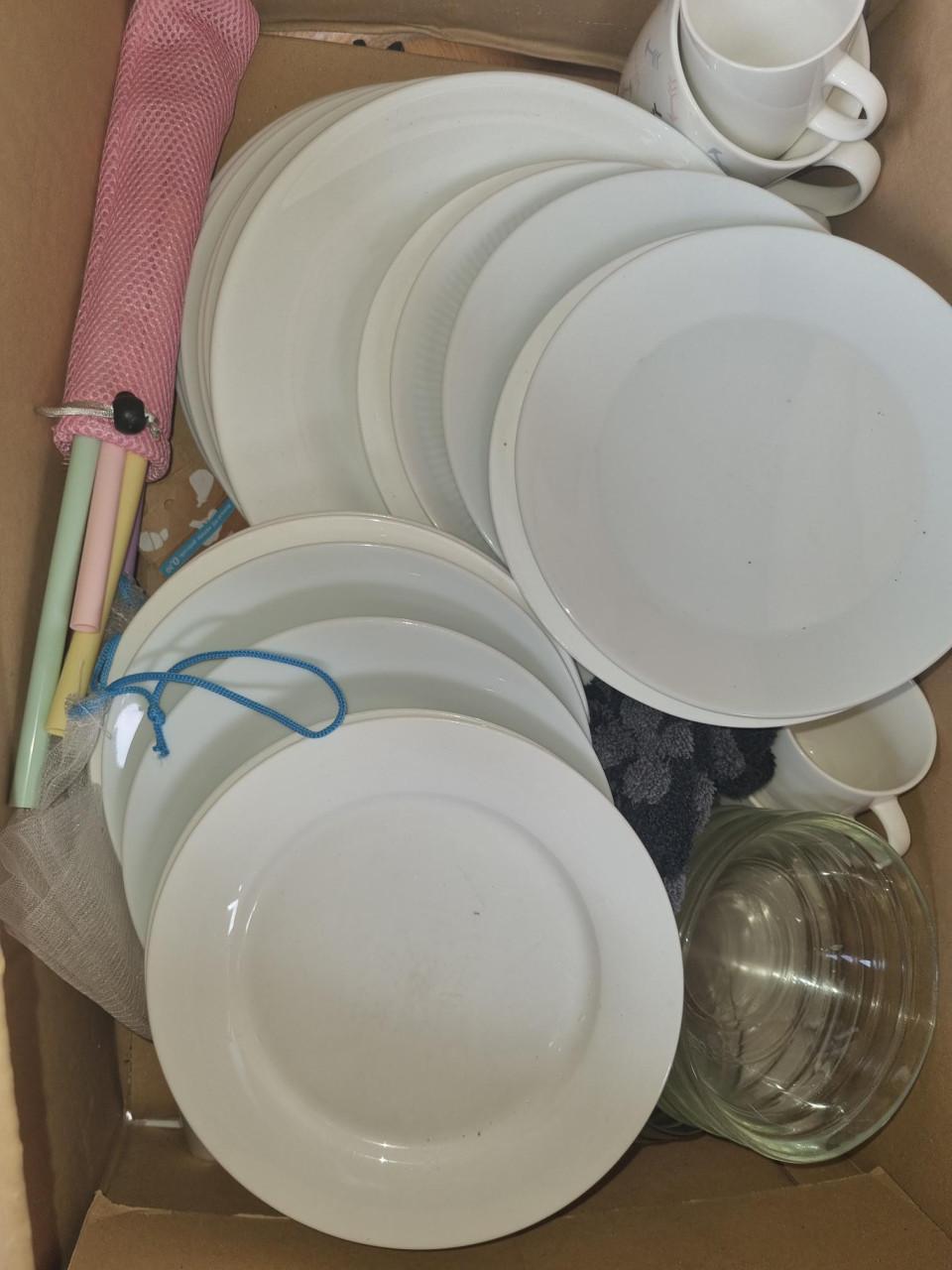 4 x Ontbijt Servies grijs & wit IKEA & BLOKKER.... 50 stuks..!!