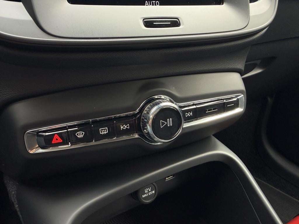 Volvo XC40 1.5 t2 momentum - 12.600km - nieuwstaat -