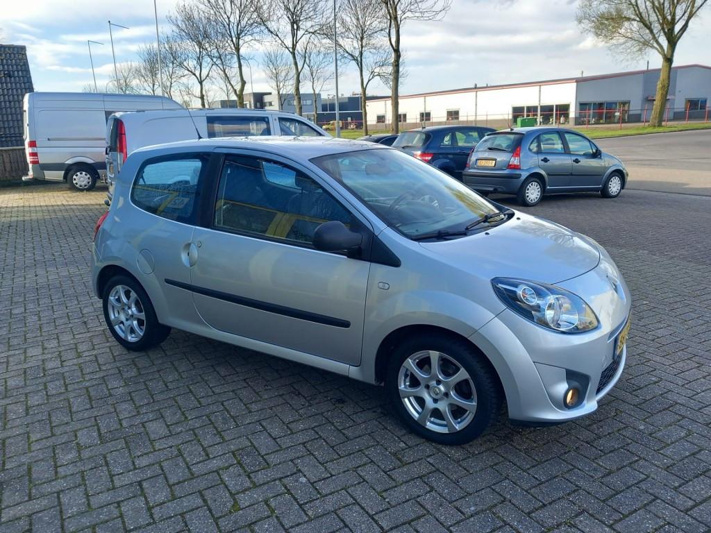 Renault TWINGO 1.2 Dynamic bj:2008 airco lm-velgen i.z.g.st