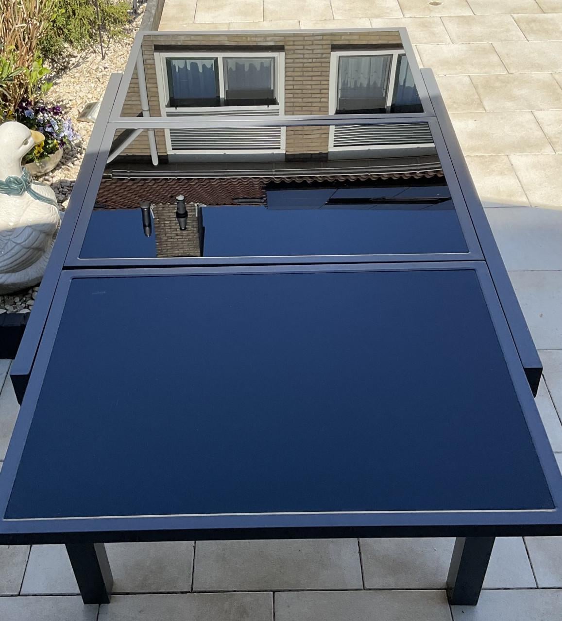 Uitschuifbare tuintafel. Verkocht onder voorbehoud