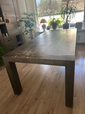Grote stoere, stevige eettafel