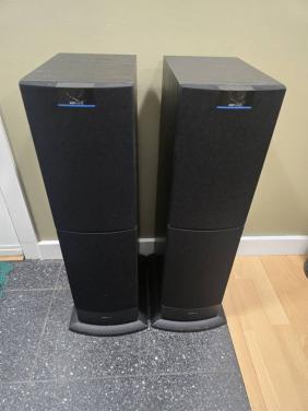 Speakers Kef Q30 set