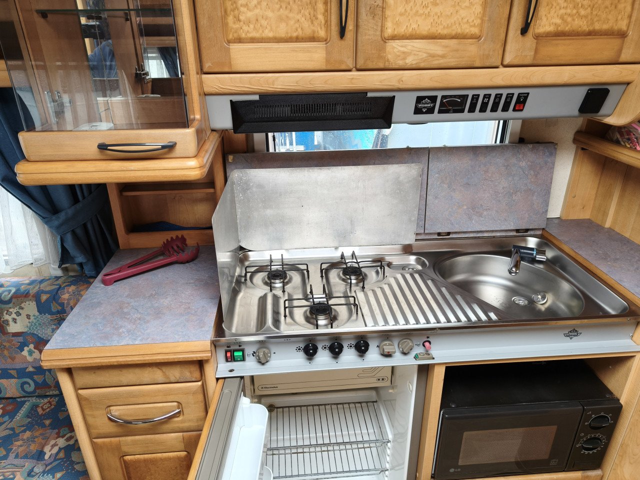HOBBY Exclusive  495 met mover een voortent