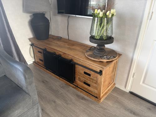 Mango houten televisiekast