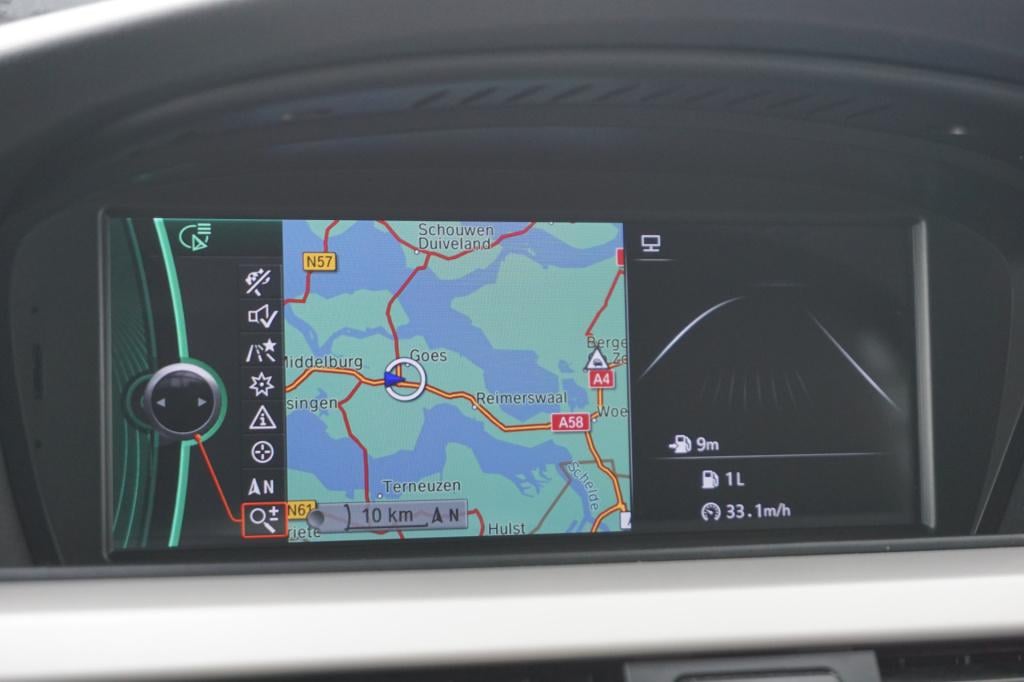 BMW 3-serie 316i business line airco / navi / cruise / carplay / parkeers. 