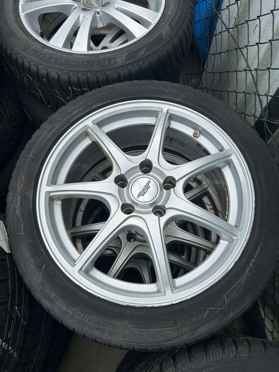 INTERACTION ALUMNIUM CHROME VLEGEN 7 SPAAKS MET VREDESTEIN GIUGARIO DESIGN