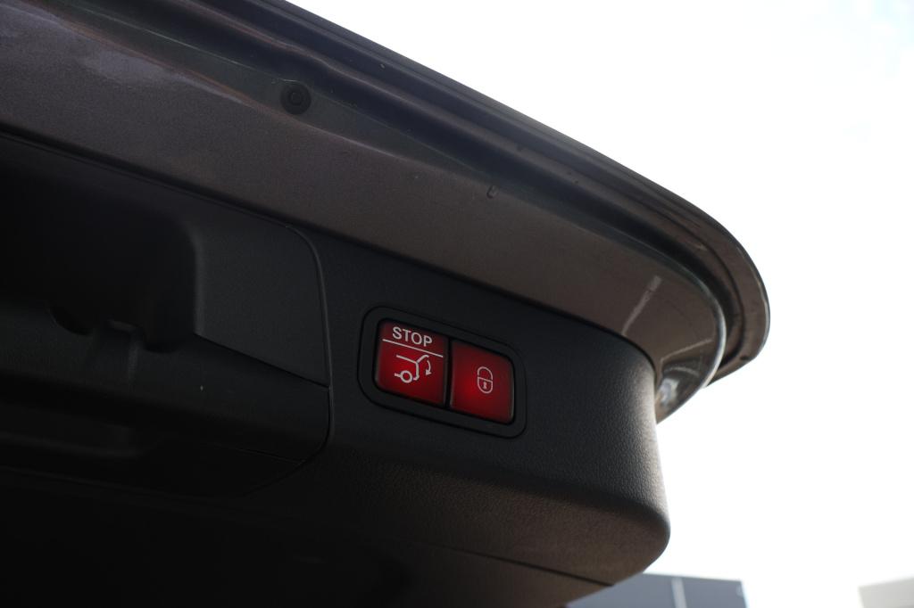 Mercedes-Benz B-Klasse 250 e amg line l panoramadak l 360 camera i head-up 