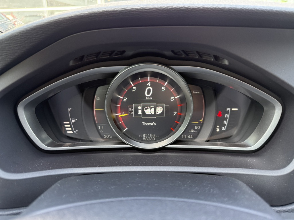 Volvo V40 t3 153pk aut6 polar+ sport| panodak| camera| trekhaak| keyless|