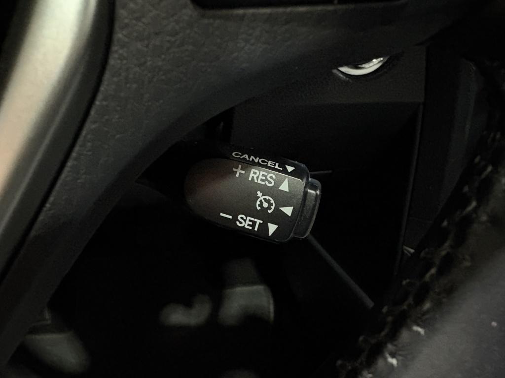 Toyota Auris 1.8 hybrid lease | panodak | navi | camera |