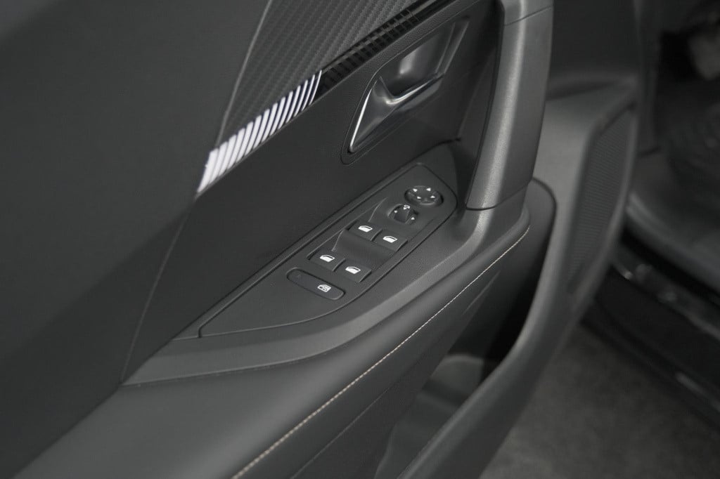 Peugeot 2008 puretech 130 eat8 allure | 360 camera | adaptieve cruise contr