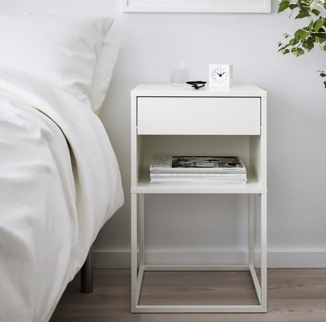 Ikea nachtkastje Vikhammer wit