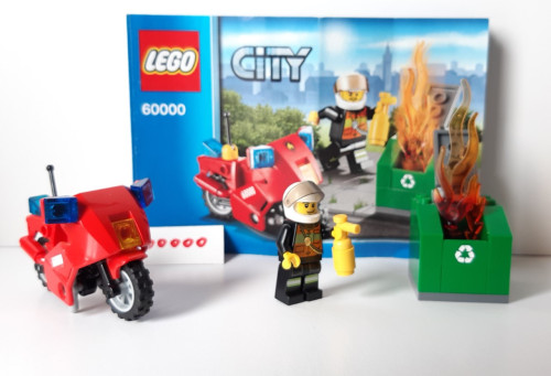Lego City 60000: brandweermotor met minifiguur