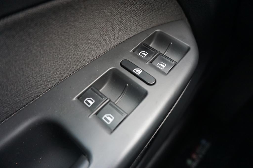 Volkswagen Touran 1.2 tsi trendline bluemotion 7-persoons climate / trekhaa