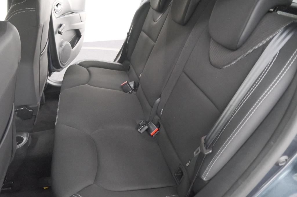 Renault Clio tce 90 zen | navigatie | parkeersensoren | climate control