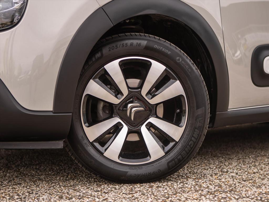 Citroen C3 1.2 puretech 83pk shine | stoelverwarming | carplay | park. sens
