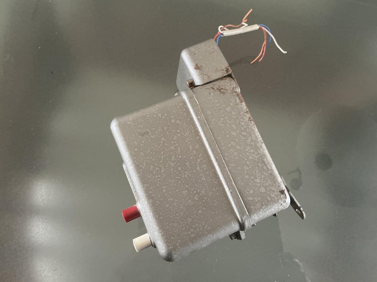 Oude telefoontikker