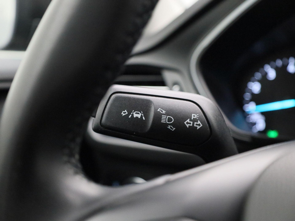 Ford Focus wagon 1.0 ecoboost hybrid titanium style | parkeer sensoren | cl