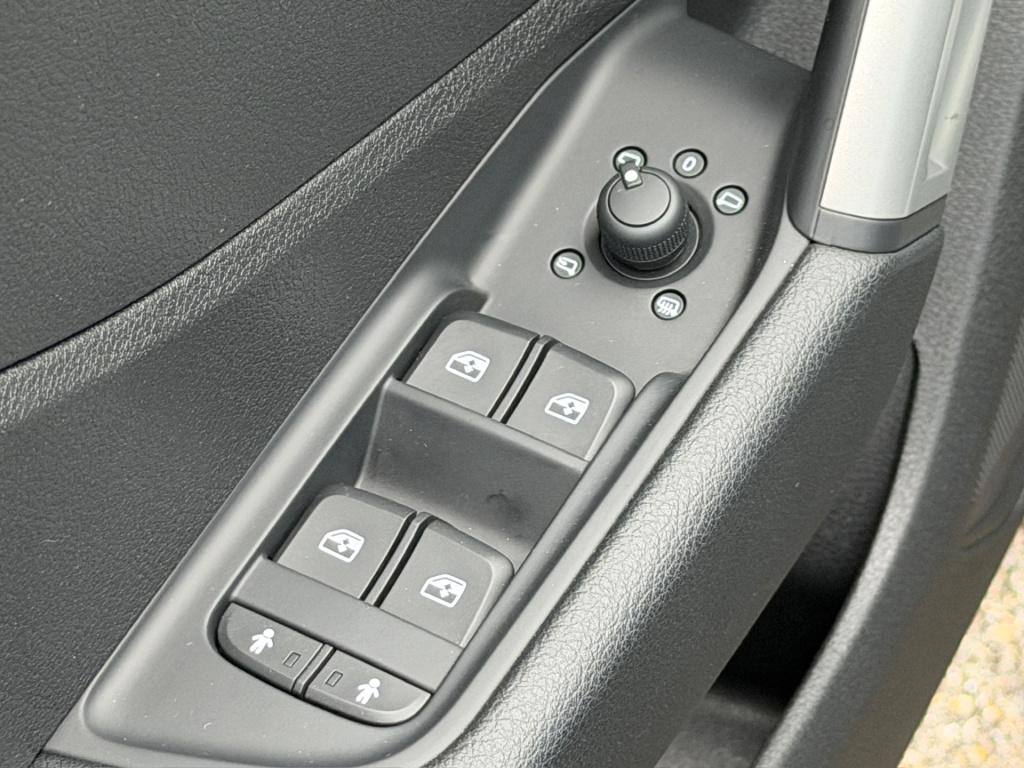 Audi Q2 35 tfsi 150pk s-tronic advanced | trekhaak | 4-season| vernieuwd da