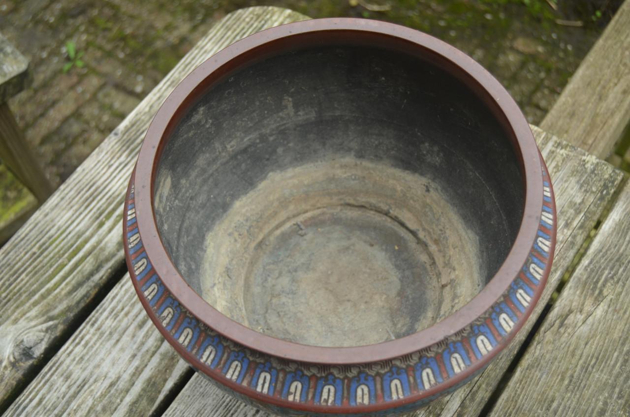 Chinese champlevé cachepot vroeg 20e eeuw.