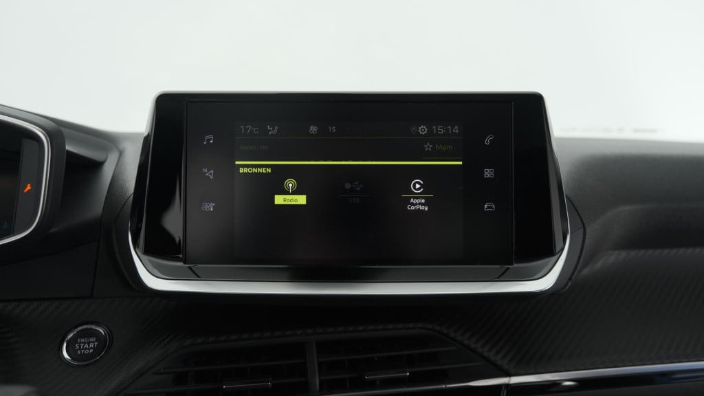 Peugeot 2008 puretech 130 allure | trekhaak | camera | apple carplay | stoe