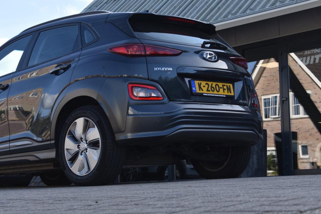Hyundai Kona ev comfort 64 kwh soh 99% | nap | camera | apple carplay | and