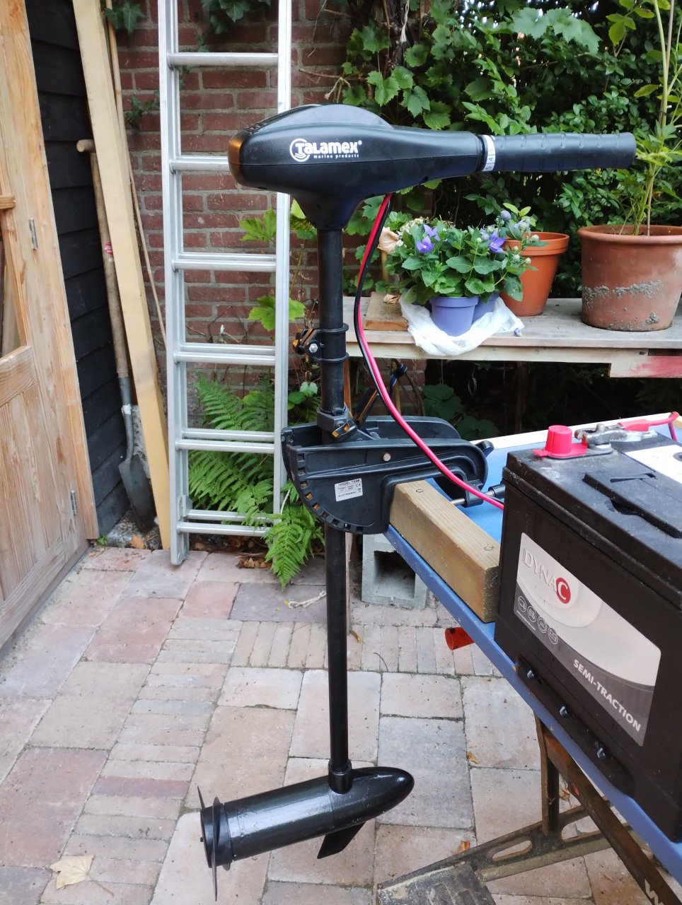 Talamax TM48 fluistermoror met accu en lader