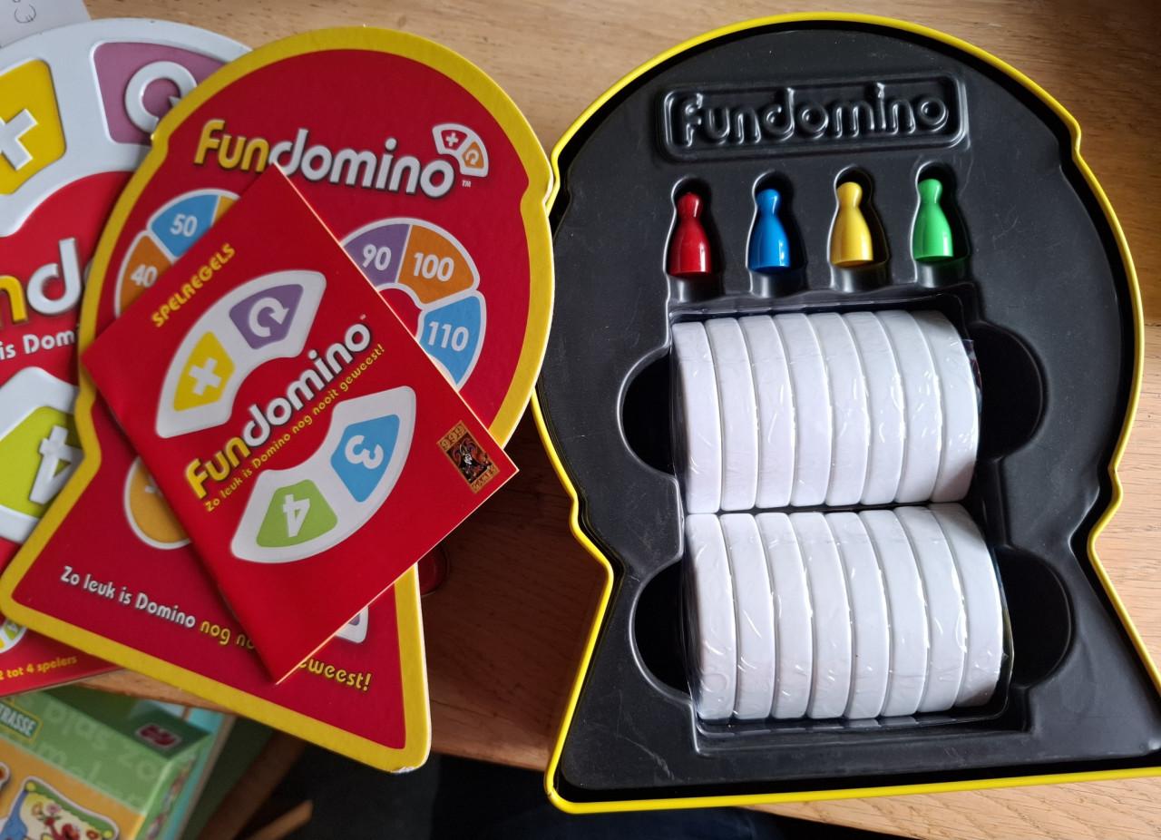 Vier spelletjes, resp. voor vanaf  6, 7, 9 jaar; 2 of meer spelers