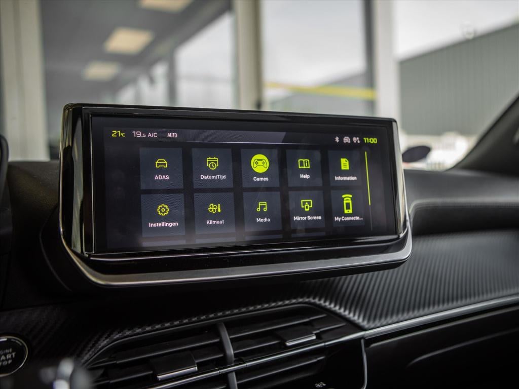 Peugeot 2008 1.2 hybrid 136pk e-dcs6 gt automaat | panoramadak | camera | n