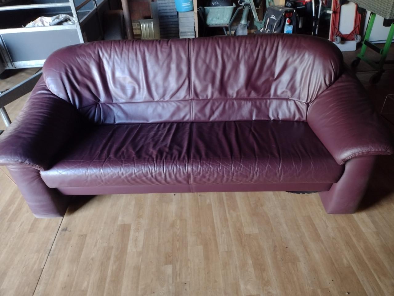 Bank en Glazen Tafel Gratis