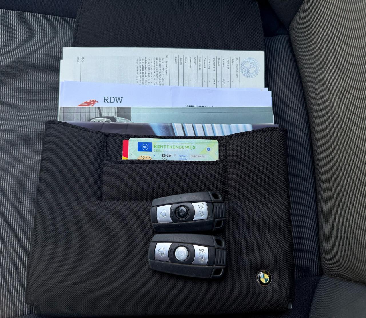 Bmw 1serie 116i zilver 5deurs pano fulloption (High-Executive)