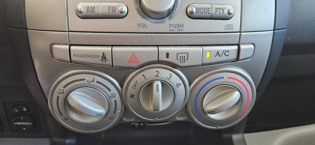 Daihatsu Sirion 1.3-16v prestige 5drs airco / nap / zuinig !!