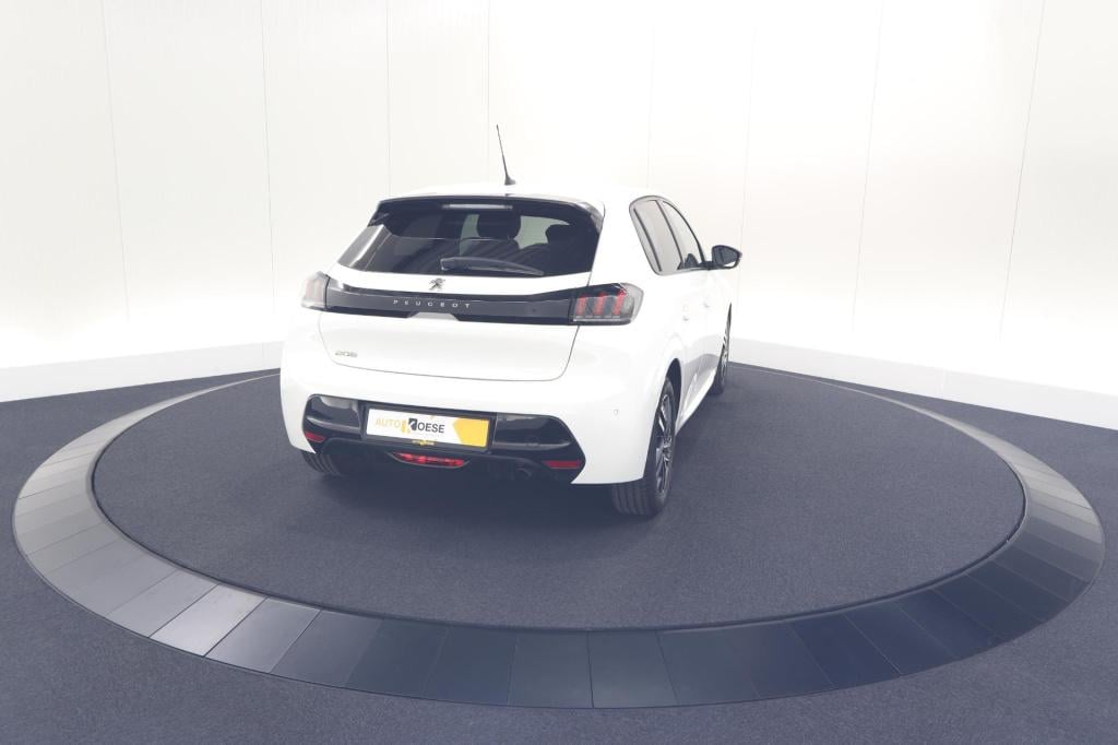 Peugeot 208 puretech 100 pk allure | apple carplay | parkeersensoren | lich