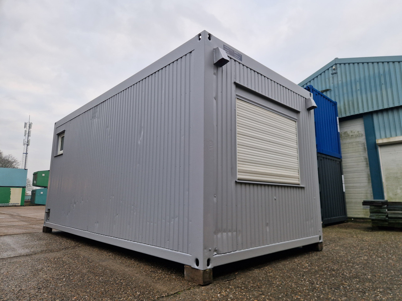 Kantoorunit / bouwkeet / woonunit 6x3m met keuken en toilet