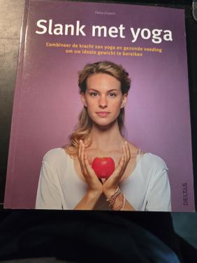 Boek "Slank met yoga" door Petra Orzech, uitgegeven door Deltas. 2011