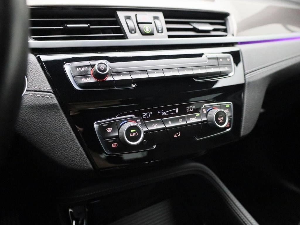 BMW X1 sdrive18i business edition | automaat | navigatie | head-up display