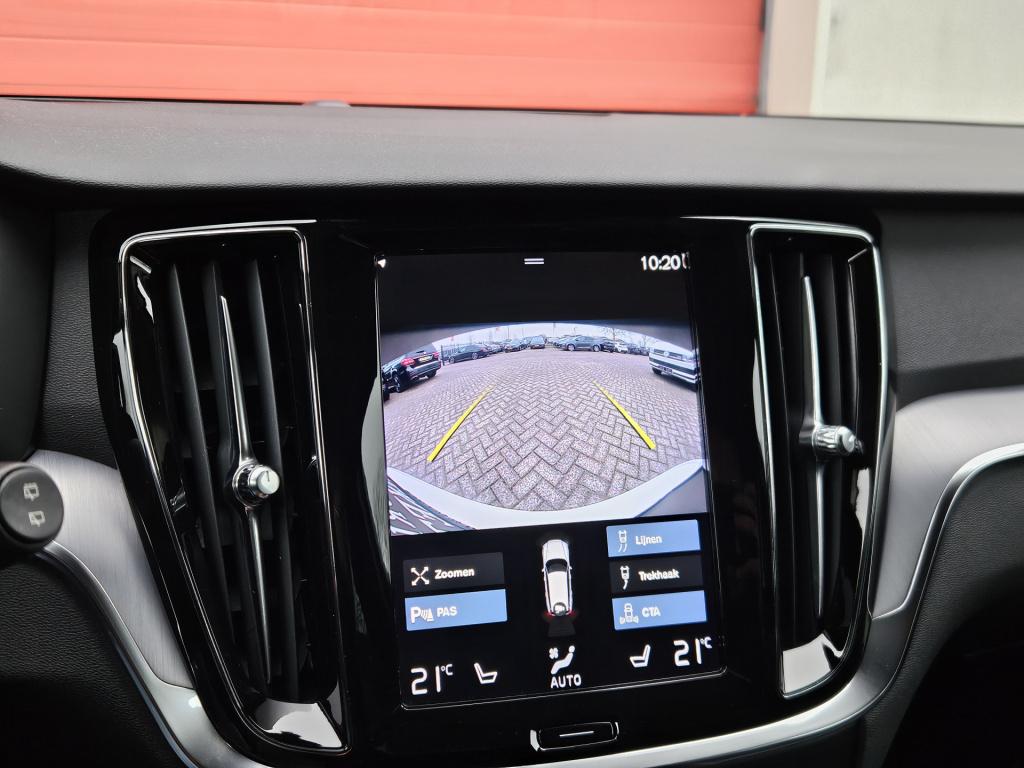 Volvo V60 2.0 b3 momentum advantage | r-design | acc | carplay