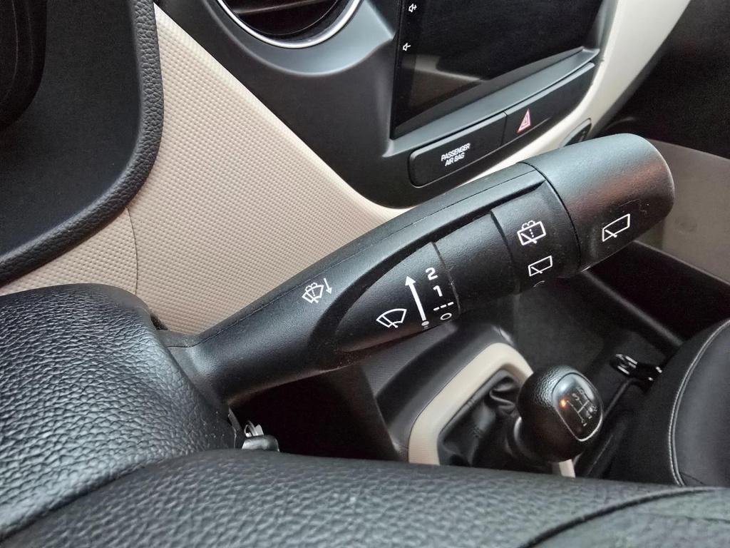 Hyundai I 10 occasion 1.0i i-motion | creme | tweedehands hyundai i10 | air