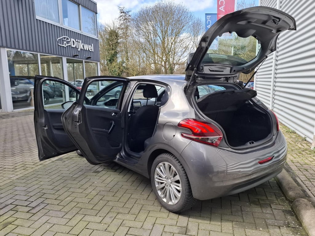 Peugeot 208 1.2 allure nav/clim/lmv/park