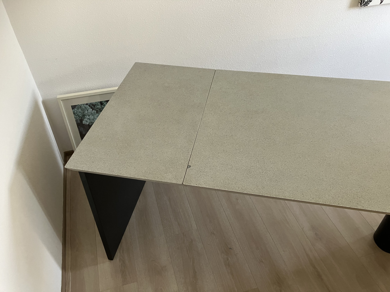 Eetkamertafel met uitschuifbaar passtuk