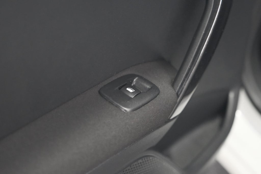 Peugeot 208 puretech 82 blue lease executive | parkeersensoren | navigatie 
