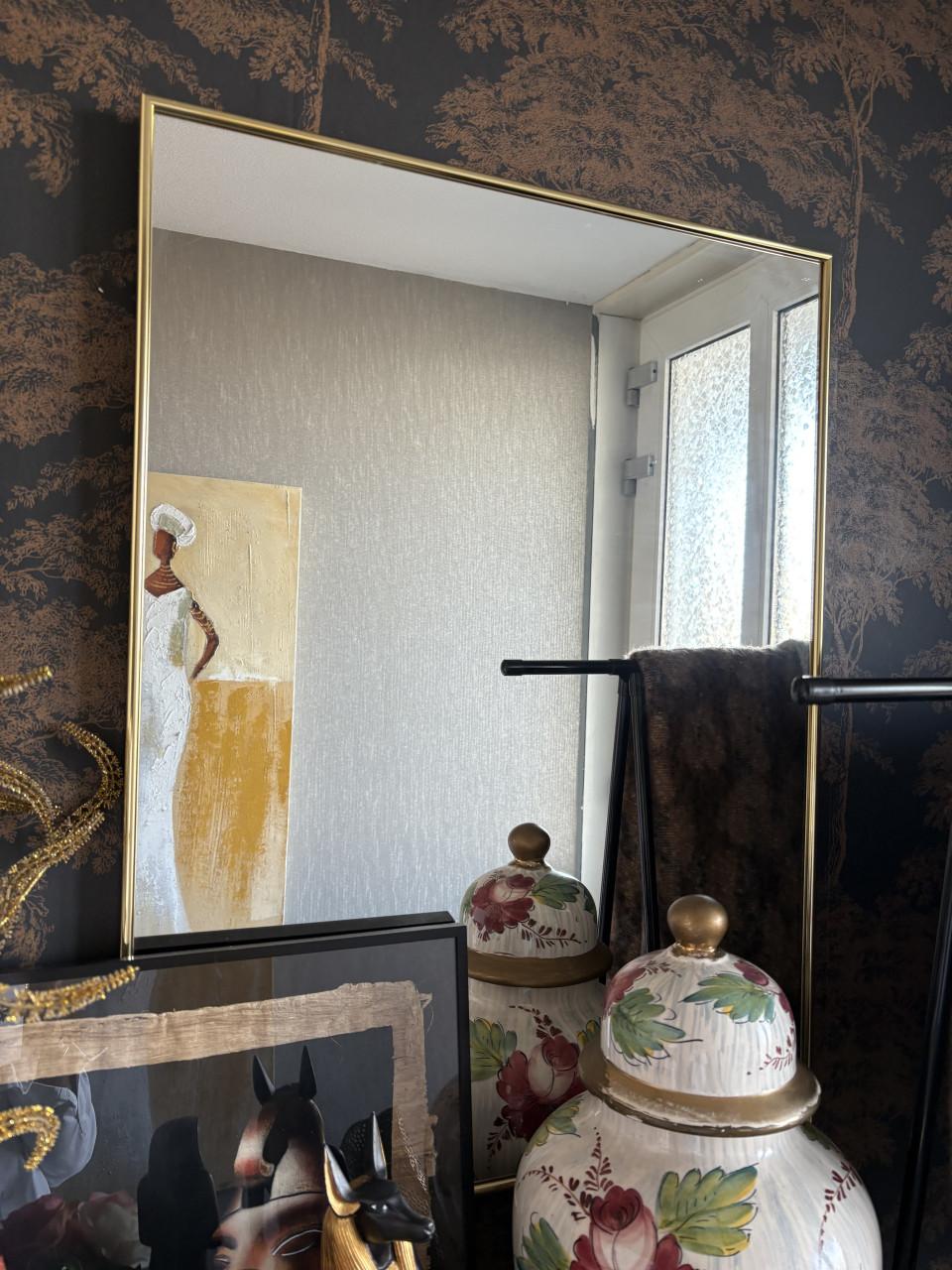 Facet geslepen spiegel  in goudkleurige omlijsting