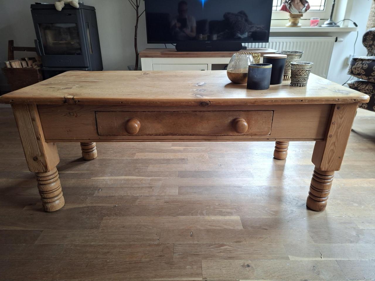 Antiek grenen salontafel