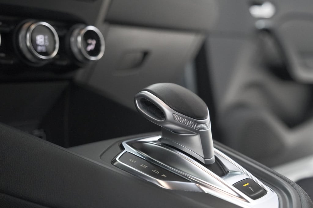 Renault Captur mild hybrid 140 edc techno | camera | 9.3 inch scherm | appl