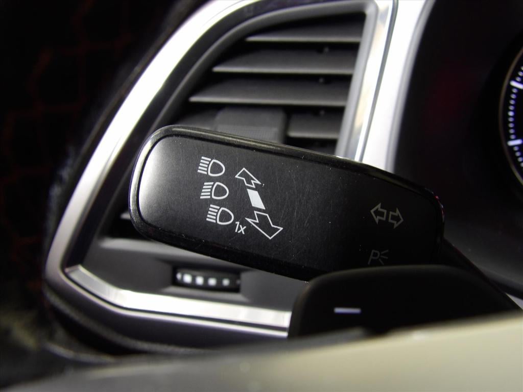 Seat Ateca 1.5 ecotsi 150pk dsg-7 fr business intense