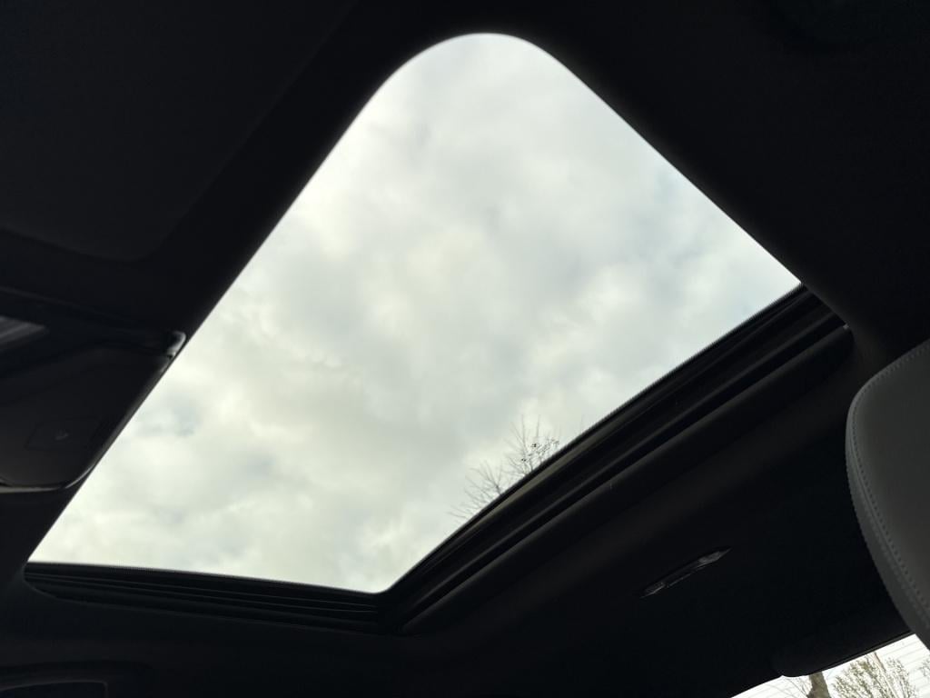 BMW 3-serie 320e m sport pro | m performance | vol opties | h&k | pano | le