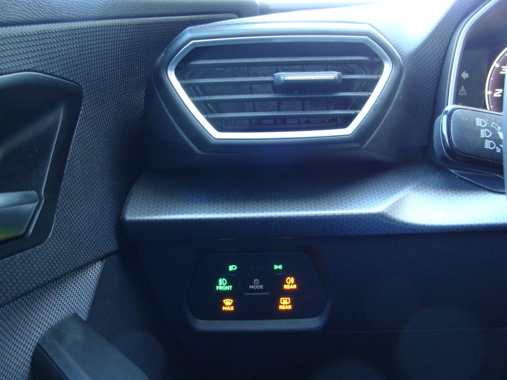 Seat Leon 1.0 tsi 110pk style business intense virtual display apple carpla