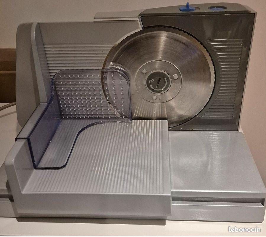 Severin zilverkleurige snijmachine met 2 messen