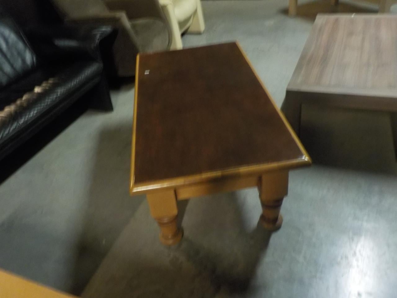 Massief eiken salontafel met diepe lade in zeer goede staat 70 x 140 cm