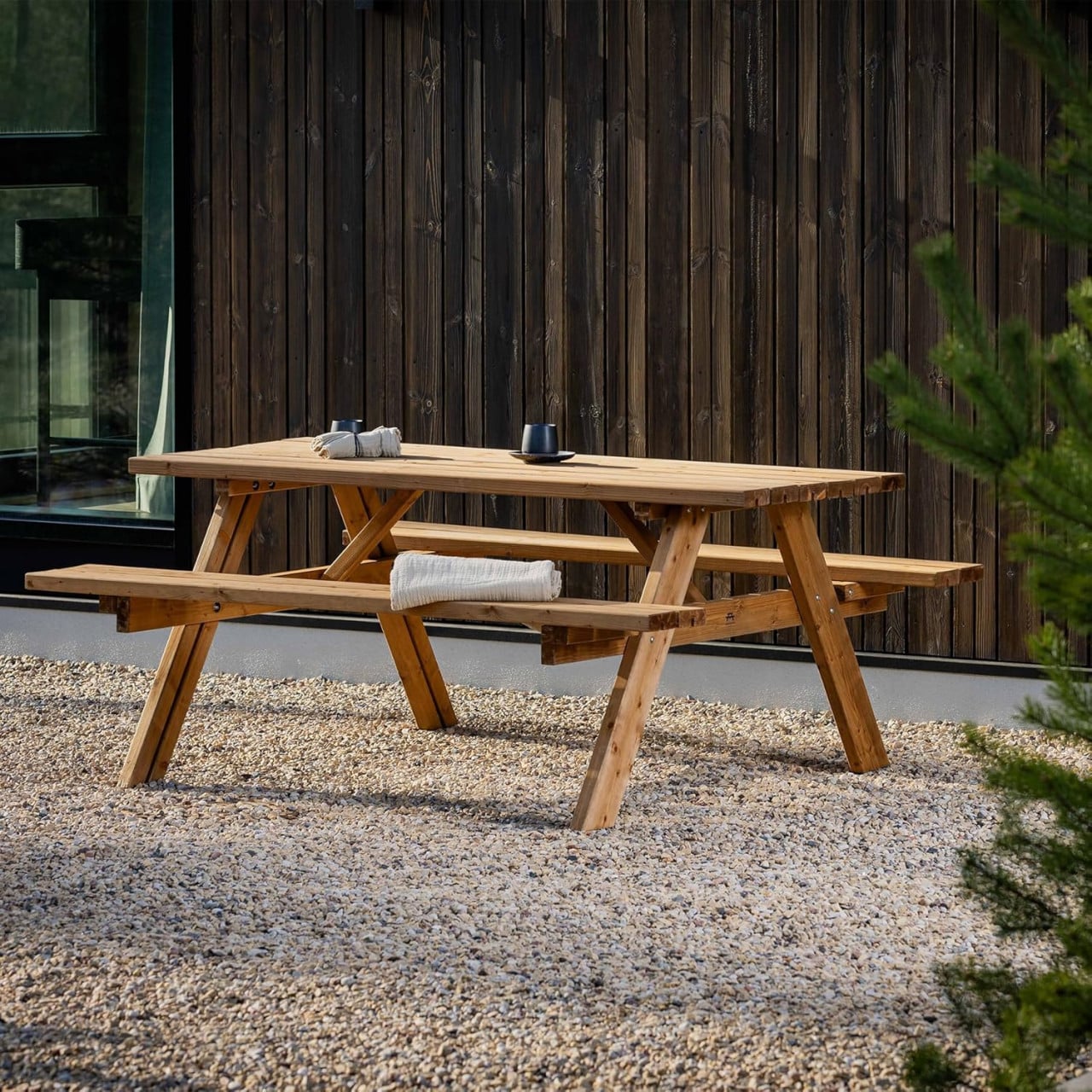 Picknicktafel met opvouwbare stoelen, weerbestendige houten